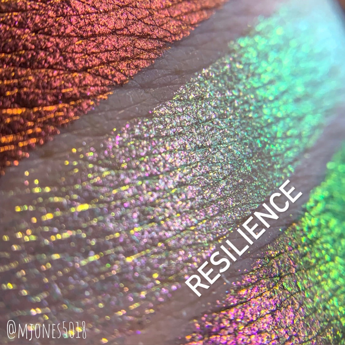 Best Chromes Multi-Chrome Eyeshadow Single- Resilience