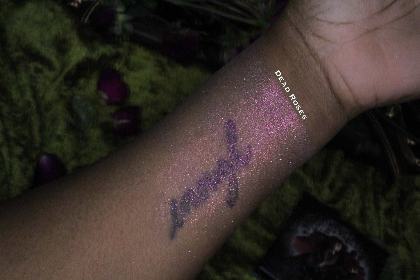 Dead Roses Magnetic Highlighter