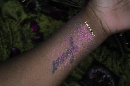 Dead Roses Magnetic Highlighter