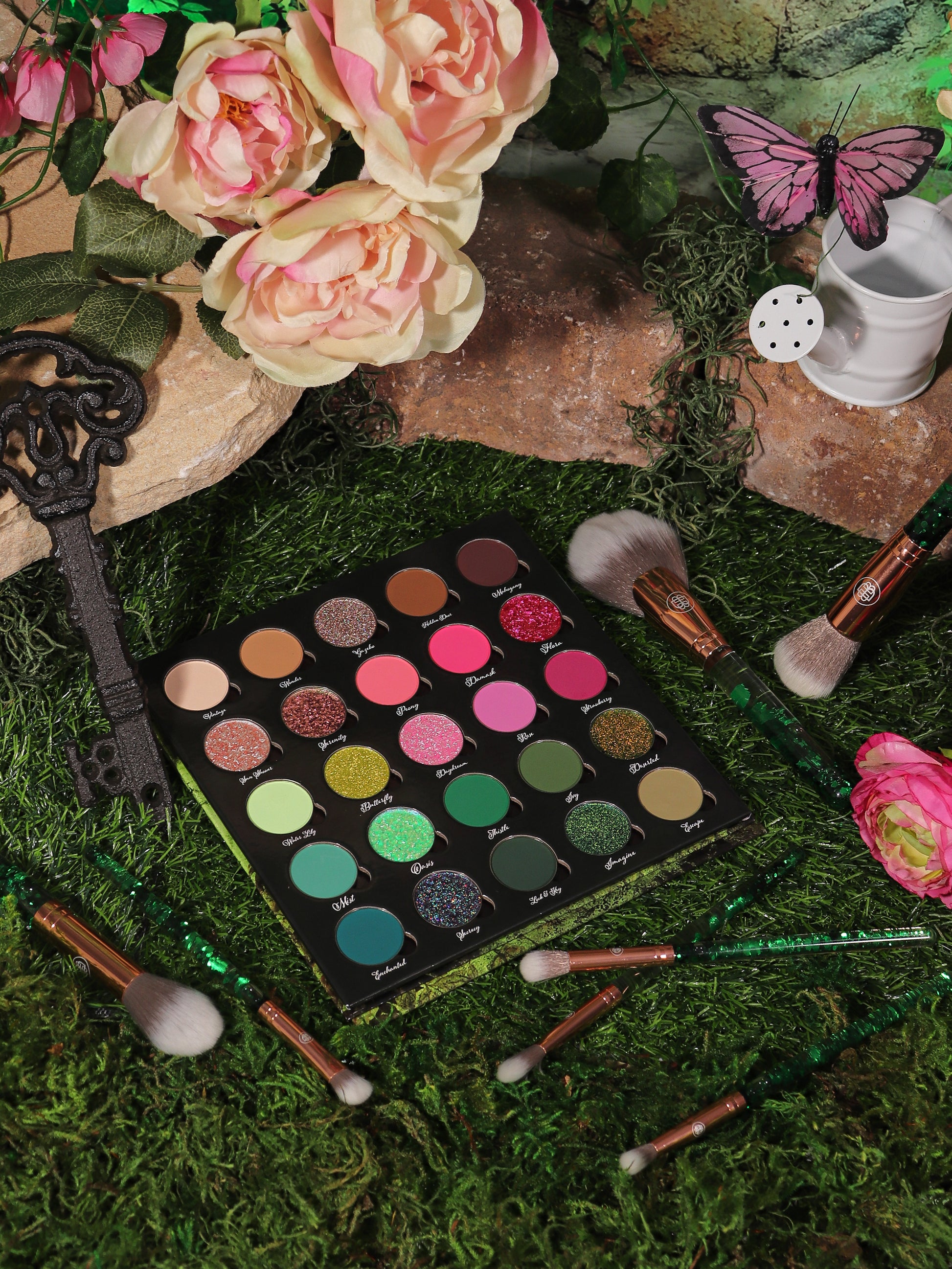 Secret Garden Magnetic Palette – bellabeautébar LLC secret-garden-magnetic-palette-bellabeaut-bar-llc