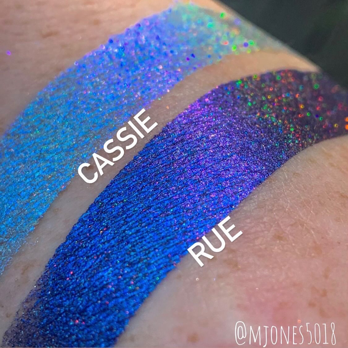 Euphoric Holo Liquid Eyeshadow- Cassie